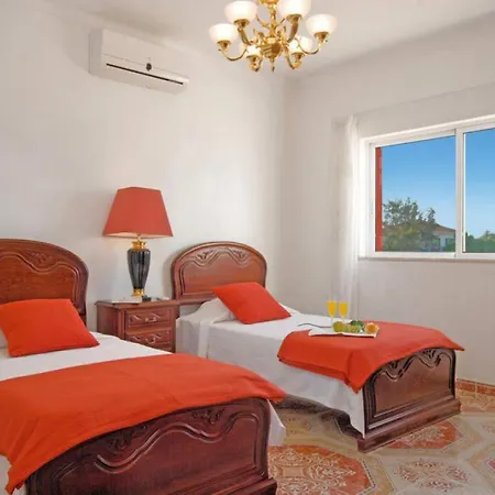 Fragrancia Unico 4 Bedroom Perfect For Families Pool And Table Tennis Table Carvoeiro Villa Porches (Algarve)