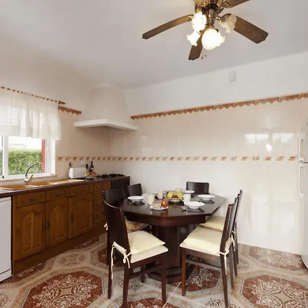 Fragrancia Unico 4 Bedroom Perfect For Families Pool