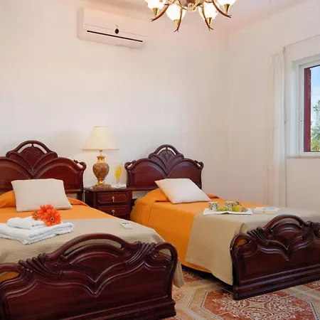 Villa Fragrancia Unico 4 Bedroom Perfect For Families Pool And Table Tennis Table Carvoeiro Porches (Algarve)